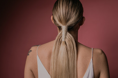 Salon Pernille Bjørn - Odense 1 AF1QipM76lpws9JrZn9er wbnWJsJCR4frwsA2NKCoP4w408 h272 k no