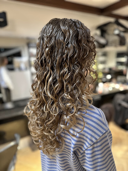 Holk Intercoiffure - Kolding 1 AF1QipM98jLkS21 bWG9CtlYbGBmZhFyUL7McPcK4lTiw408 h544 k no
