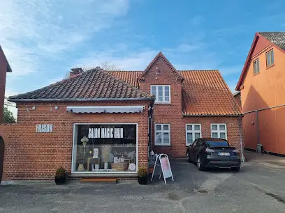 Salon Magic Hair v/Rikke Johansen - Faxe Ladeplads 1 AF1QipMFRBKIW3qXNyoLh2aB8fpwEQtiQykjV8bs3OEw408 h306 k no