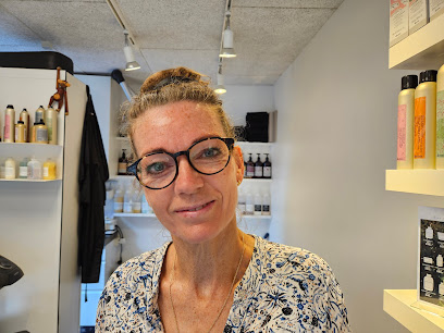 Tines Hårdesign - Frisør Skive - Skive 1 AF1QipMLBjxWalm6admKORy2s3gM95HxSsSC4iFh ouFw408 h306 k no