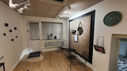 AF1QipMjNr3uHGlbhwS3QqyNNoQ5hq85r9 vRGisYvmZw426 h240 k no