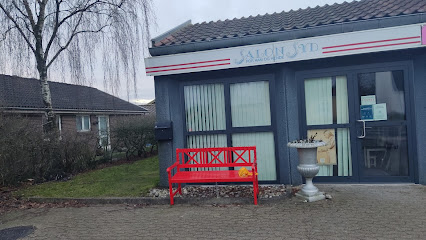 Salon Syd - Viborg 1 AF1QipMokI 0aZ3bZ479LGOPRYAkFsuYZIkHmA7vSaf7w426 h240 k no