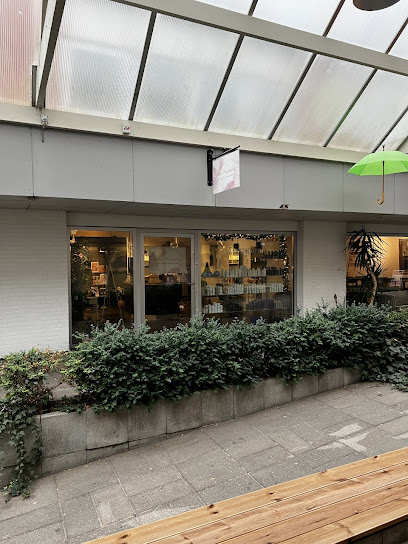 Salon Rosenfeld - Støvring 1 AF1QipMvZ3sb Q0FJFCNzE9i8DZJMhF8B mUcW G3lDEw408 h544 k no