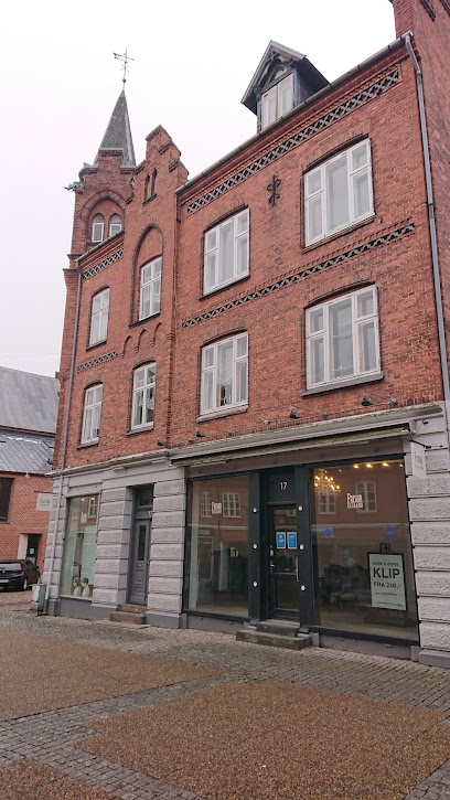 AF1QipNCZrpD Io7f17XUQpo KMIlPsug ygKU9EOvcw408 h725 k no