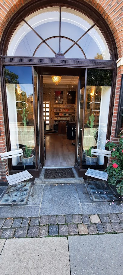 AF1QipNX5zsFcTZB 9cCP7MNg5nMvXIjls3R90MjOaddw408 h906 k no