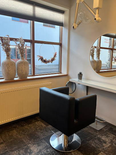Kam & Saks - Aabybro 1 AF1QipNdaY2Xg2TOmO8wZll5gfnBIGJlJICN7 ZOghCNw408 h543 k no