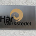 Hårværkstedet - Vester Skerninge 9 AF1QipNpZXIburNOeJN eTqMavjqtCRyPY7 MnmxZB Ww426 h240 k no
