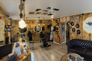 Golden scissors - Odense 24 Golden scissors – Odense