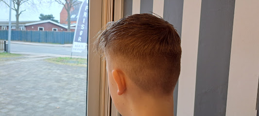 Frisør Alex - Hvidovre 1 AF1QipOvyMsGiMK8zvf3taWCUBU0wF0ID 7P4VkfAau w533 h240 k no