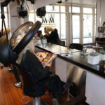 M-M Coiffure - Esbjerg 10 AF1QipPnMR0R31QY0rWmnes6xzCaKYBPgG2mUfG8NS aw408 h272 k no