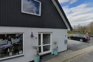 Din frisør i Ringe – Hair by vedel – Ringe