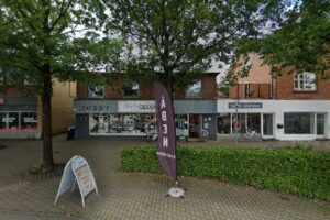 Salon Monroe v Dorthe Haugaard Olsen & Marianne Elise – Vojens